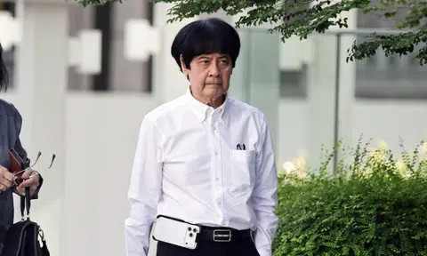 ex-air force chief fined $5k for hitting woman pushing stroller