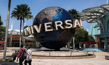 universal studios singapore sentosa performer dies medical emergency