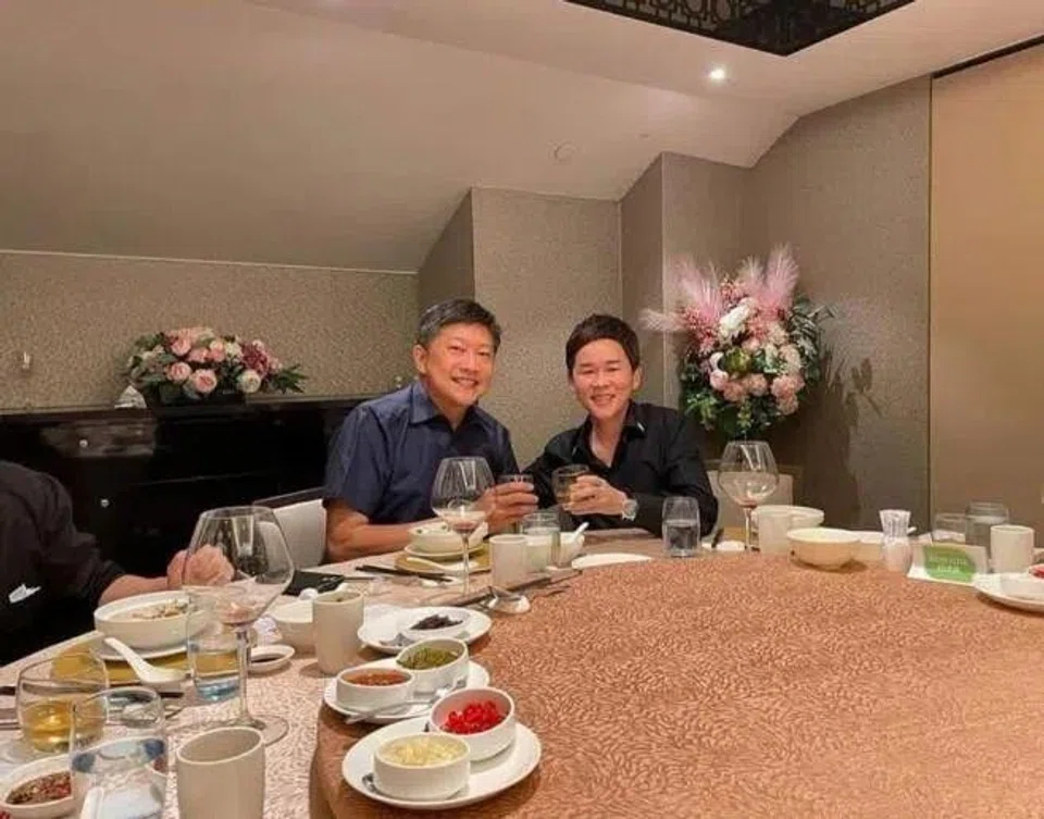 A picture showing labour chief Ng Chee Meng (left) posing with Fujian gang member Su Haijin has been circulated online.
