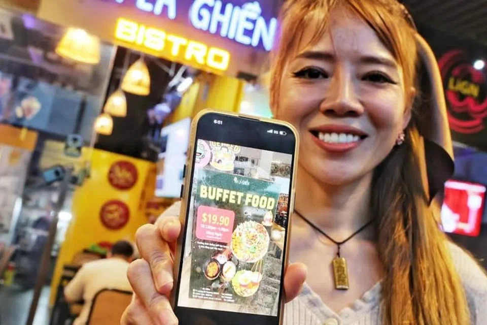 Restaurant owner Chen Yujiao explained that the conditions were put in place to avoid incurring a loss.