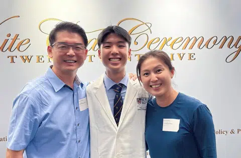 Actress Lina Ng plays 'doctor' at son's medicine faculty ceremony