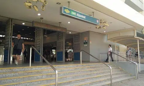 Foreign worker arrested after leaving bags unattended at Aljunied MRT Station -- on his first day in S'pore