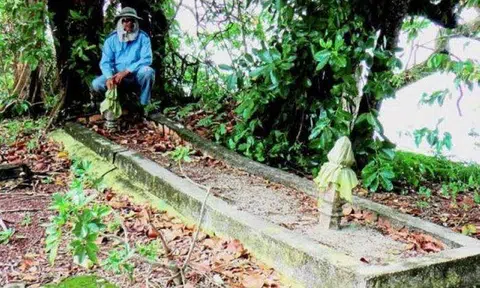Giant skeleton of man measuring between 3m and 5m long found in Malacca cave