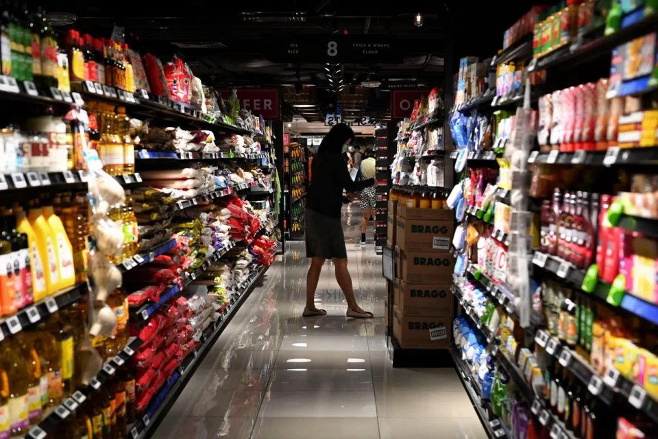 Consumers here could see new Giant and Cold Storage outlets opening up in fresh locations over the next one year.