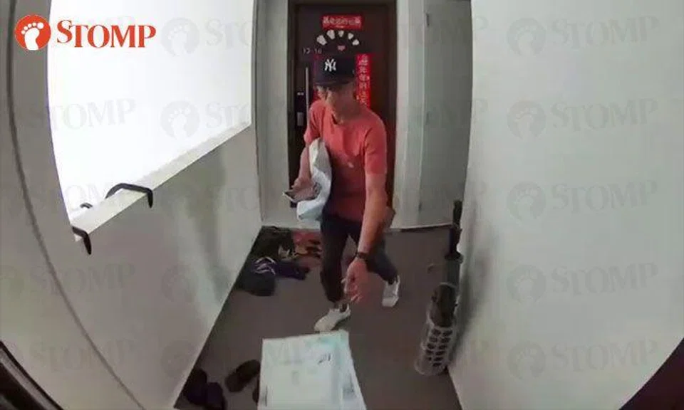 Delivery guy throws package containing laptop sleeve at customer's door: 'He didn't even ring the bell'