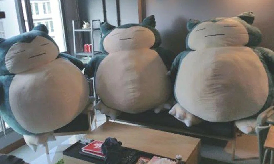 A "lax" in judgement: Sweet husband tries to surprise wife with Snorlax plushies but doesn't realise they are giant-sized