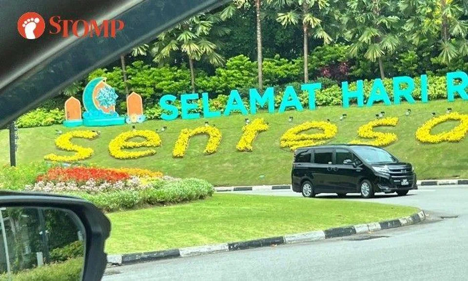 She shared photos of the topiary next to the roundabout linking Sentosa Gateway and Artillery Avenue shaped to spell out "Sentosa". Or is it "Sentesa"?