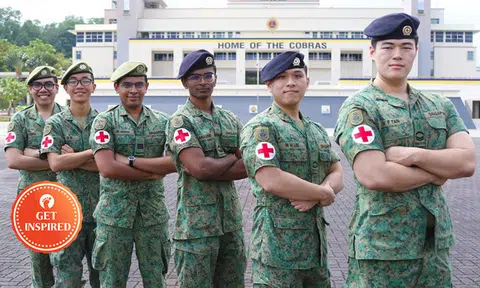 6 army medics lauded for helping worker hit by minibus at Mandai Road