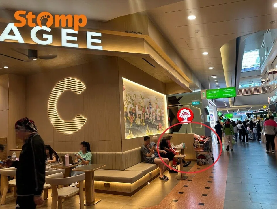 Elderly man with trolley seen at 24-hour Chagee outlet in Jurong Point for ‘a few months’ worries Stomper