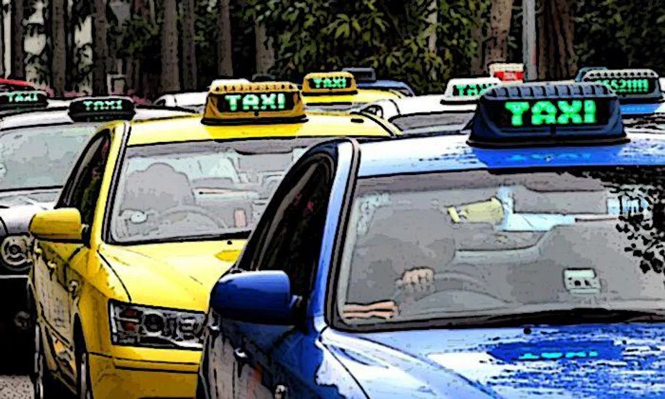 Woman and 82-year-old disabled aunt flag down taxi -- only to get ignored by cabby who picks up another passenger instead