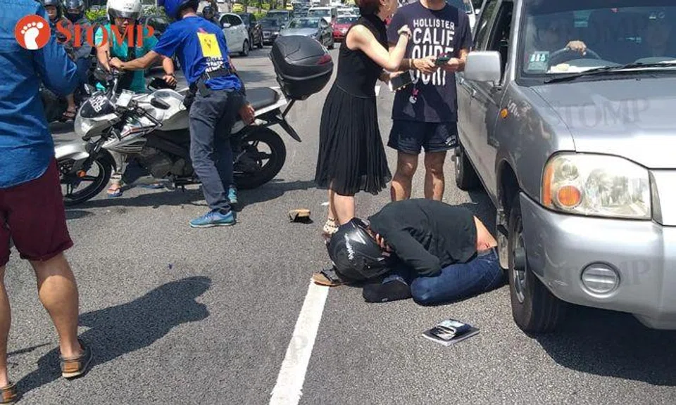 28-year-old motorcyclist "screaming in pain" after accident with car on PIE