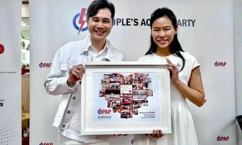 Mrs Bernadette Giam has been appointed as the new chairperson of its Sengkang East branch, replacing outgoing Mr Marcus Loh (left). 