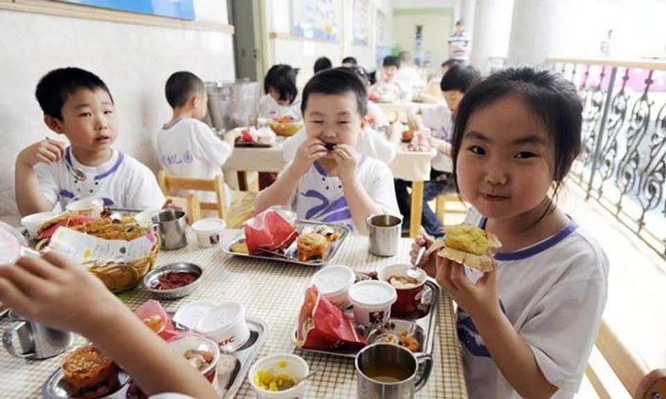 Kindergarten in Shanghai gives children food based on their weight