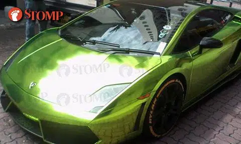Expensive lesson for owner of flashy green Lambo who parked at loading bay in Bedok