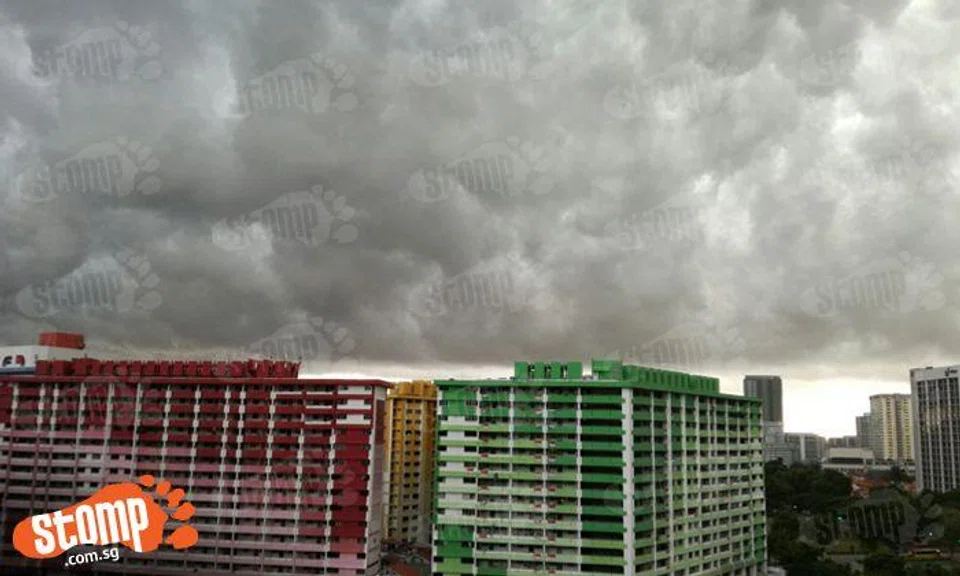 Have you ever seen incredible dark clouds like these in Singapore?