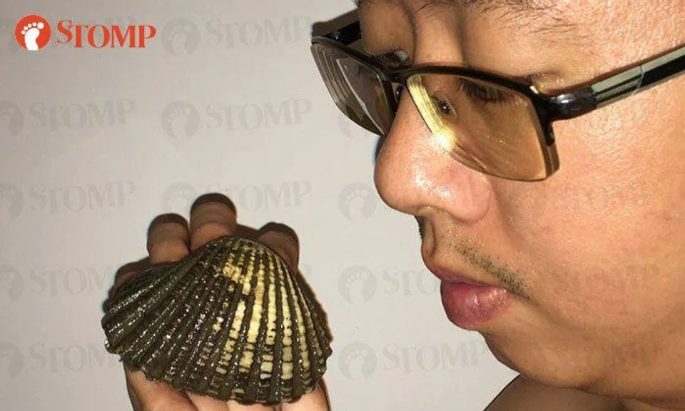 Lau Lup strikes gold after finding this 'treasure' in hawker centre cockles