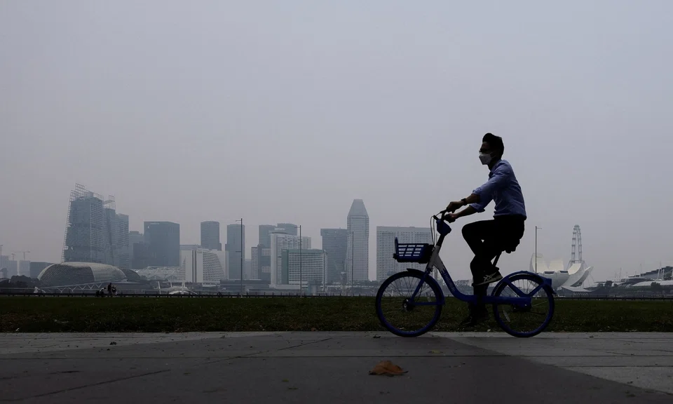 Singapore PSI hits unhealthy levels amid haze on Sept 14