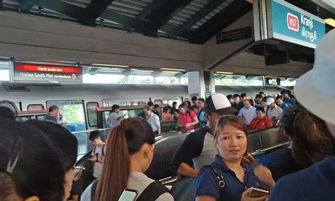 Stomper still on her way to work 2 hours after signalling fault occurs along North-South line