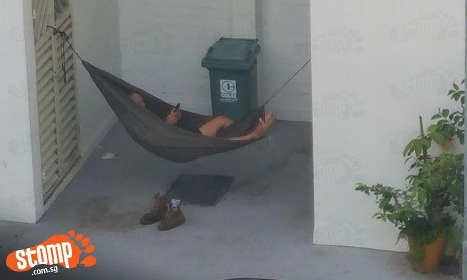 No balcony, no problem: Chill guy sets up hammock at foot of Blk 372 Bukit Batok St 31