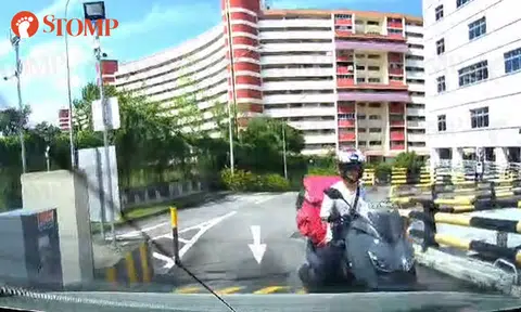 Driver ends up paying rider's $1.61 parking fee after motorcycle tailgates him out of Chai Chee carpark