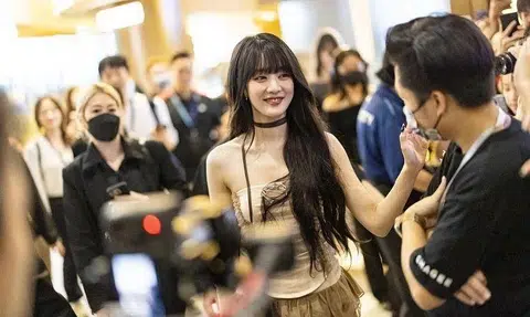 (G)I-dle’s Minnie made a special appearance at the opening of Chinese tea brand Chagee’s second flagship store at VivoCity on Jan 11.
