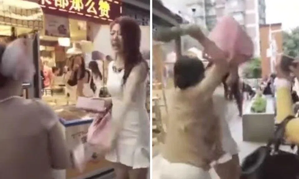'Atas' Chinese girl accused of cutting queue throws money at woman, gets 'treated' to vegetables
