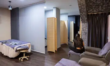 Under the new regulations, slated to come into force by the second half of 2026, all massage establishments will be subject to the same “fit and proper” requirements.