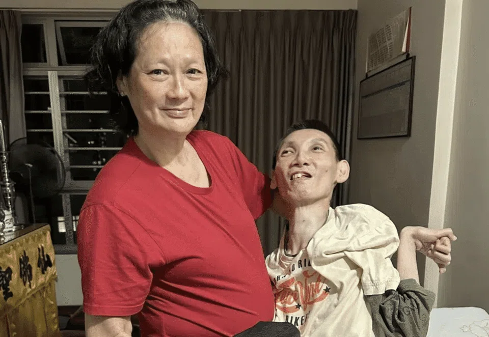 Madam Li Chunjin blames herself for Mr Lin Zhiwen's condition.
