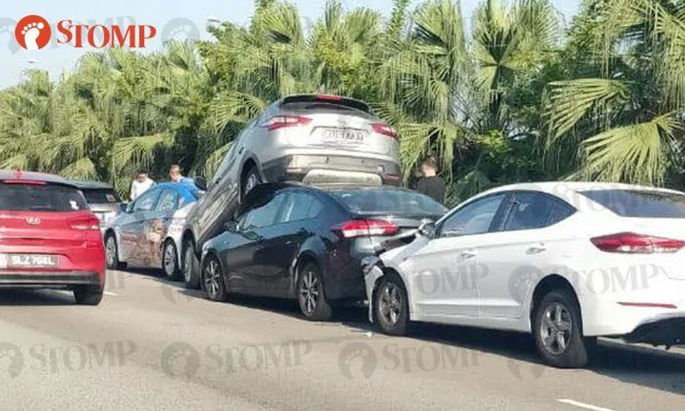 2 separate chain collisions on TPE: Car 'pyramid' in one accident, 2 injured in another