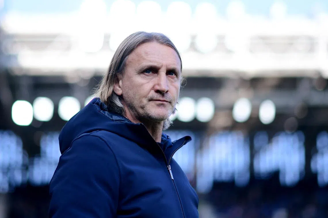 FILE PHOTO: Soccer Football - Serie A - Atalanta v Cagliari - Gewiss Stadium, Bergamo, Italy - February 15, 2025 Cagliari coach Davide Nicola REUTERS/Daniele Mascolo/File Photo