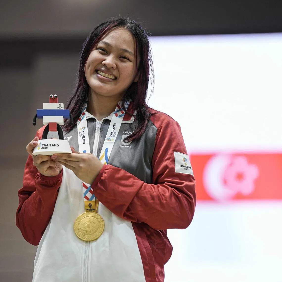 Elle Koh has become just the second Singaporean to top the fencing world rankings.
