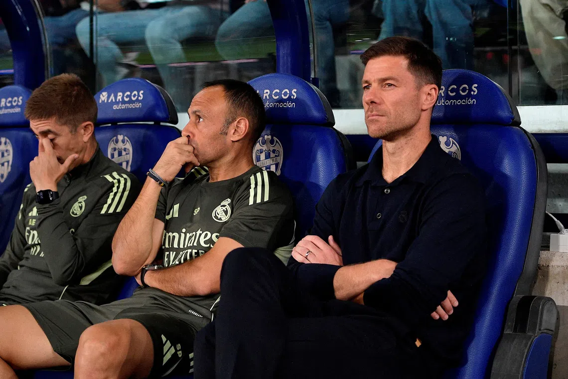 FILE PHOTO: Soccer Football - LaLiga - Levante v Real Madrid - Estadi Ciutat de Valencia, Valencia, Spain - September 23, 2025 Real Madrid coach Xabi Alonso REUTERS/Pablo Morano/File Photo