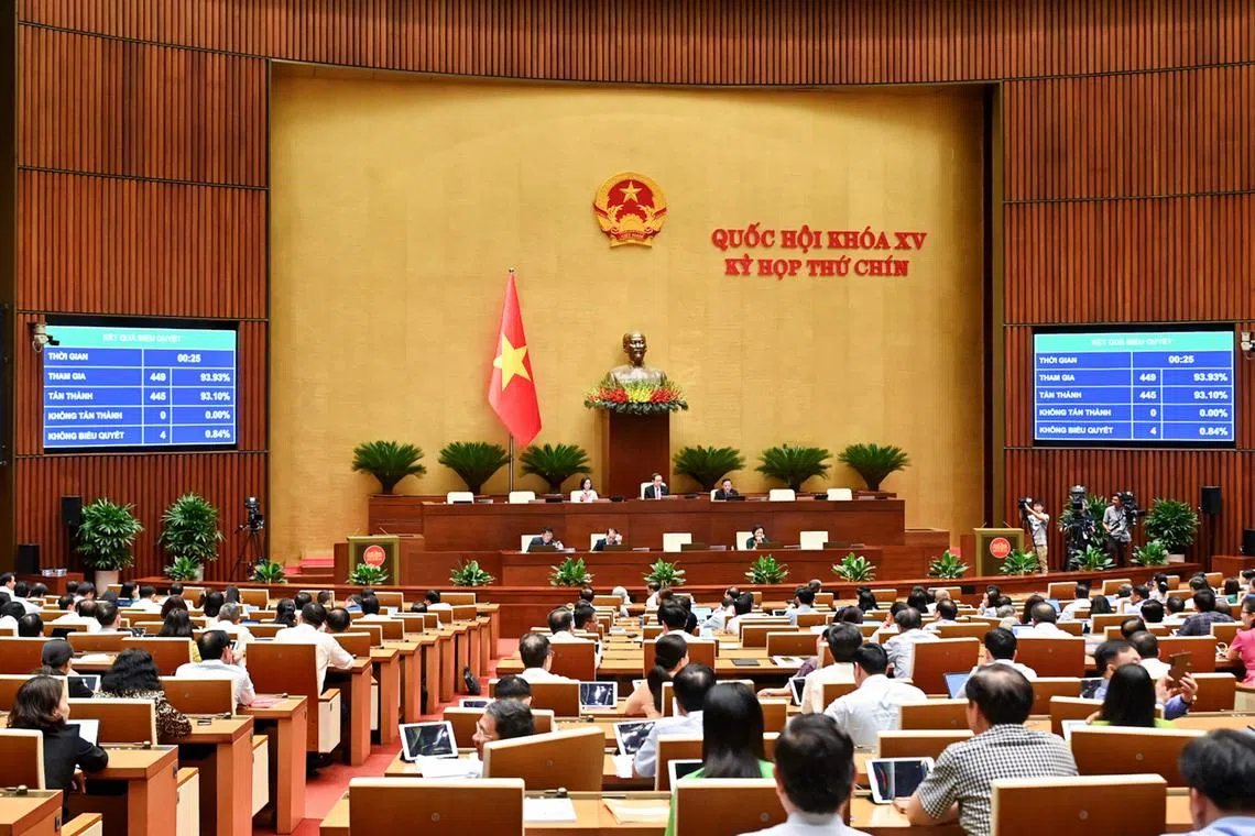 Vietnamese lawmakers voted on June 12 to reduce the country’s 63 provincial and city administrations to just 34, as the government looks to radically cut state expenditure. 