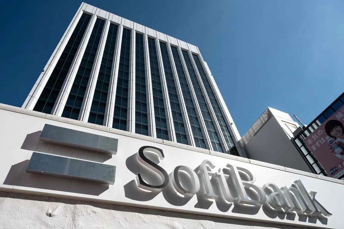 The shares are likely to attract retail buyers because of SoftBank’s strong name recognition and a dividend rate estimated at 2 per cent to 4 per cent for the first five years.