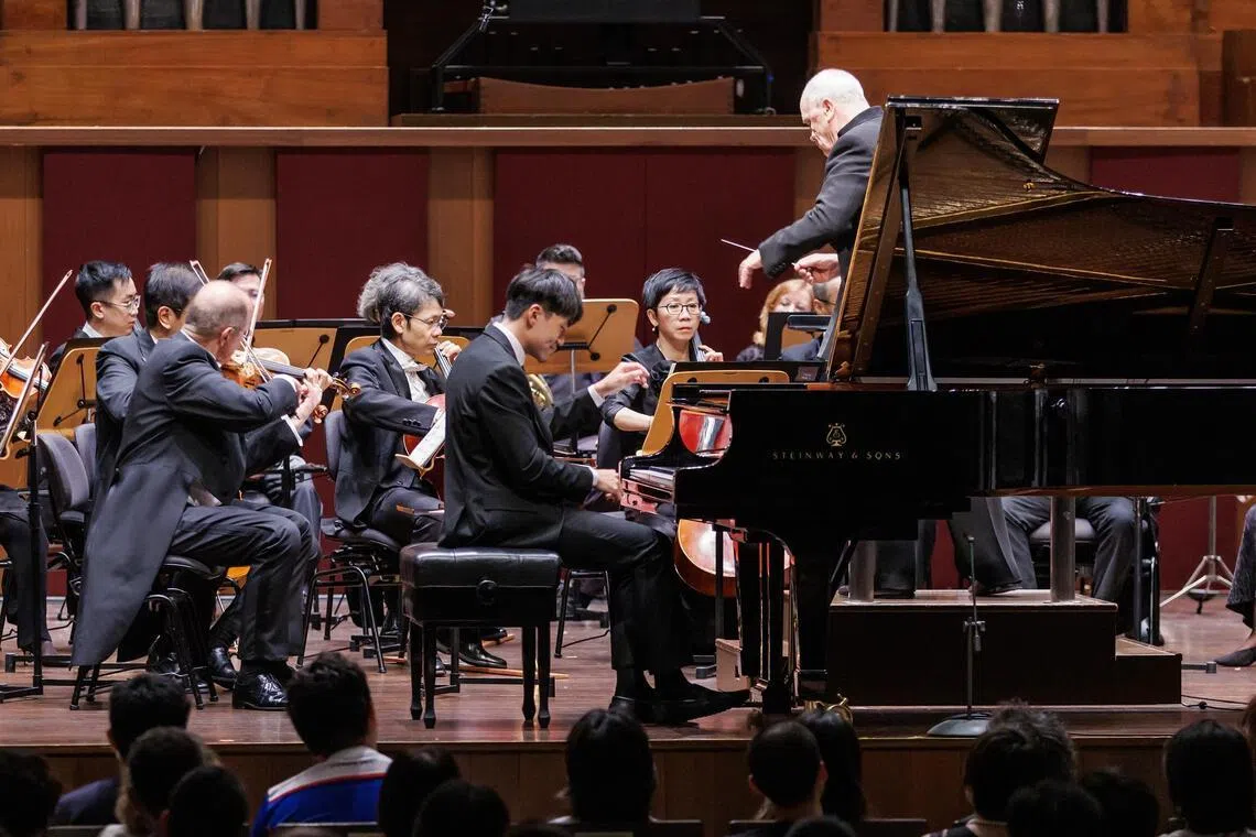 glsso23 - With pianist Adrian Tang.
Credit and copyright CHRIS P. LIM