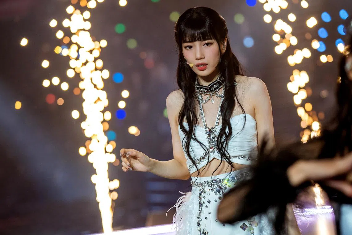 jadoona19 - Bae Suzy returns to her K-pop roots and plays a girl group idol in Doona!




PHOTOS: NETFLIX