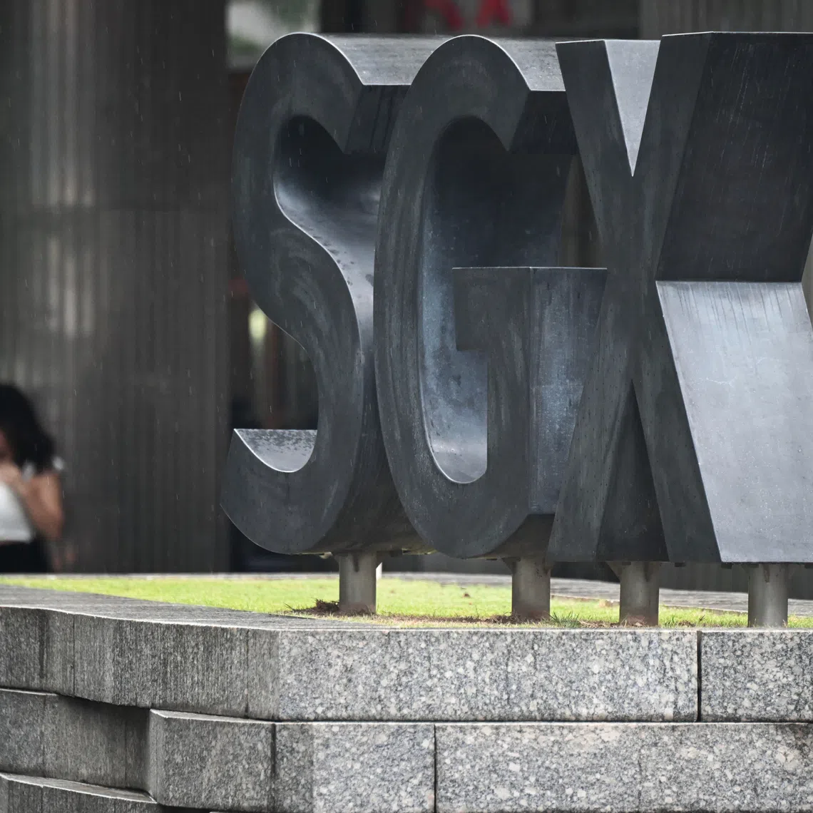 ST20250917_202574400100 Kua Chee Siong/ pixgeneric/ Generic pix of the lunchtime crowd/ office workers with the SGX logo at the SGX Centre 1, located in Shenton Way, on Sep 17, 2025.
