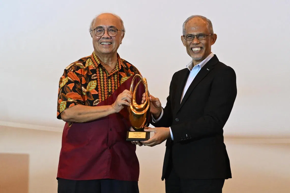 Minister for Social and Family Development Masagos Zulkifli presenting Outstanding Lifetime Volunteer award to Dr S. Vasoo at the annual MSF Volunteer and Partner Awards (MVPA) held at the Sands Expo and Convention Centre on Feb 2, 2024.