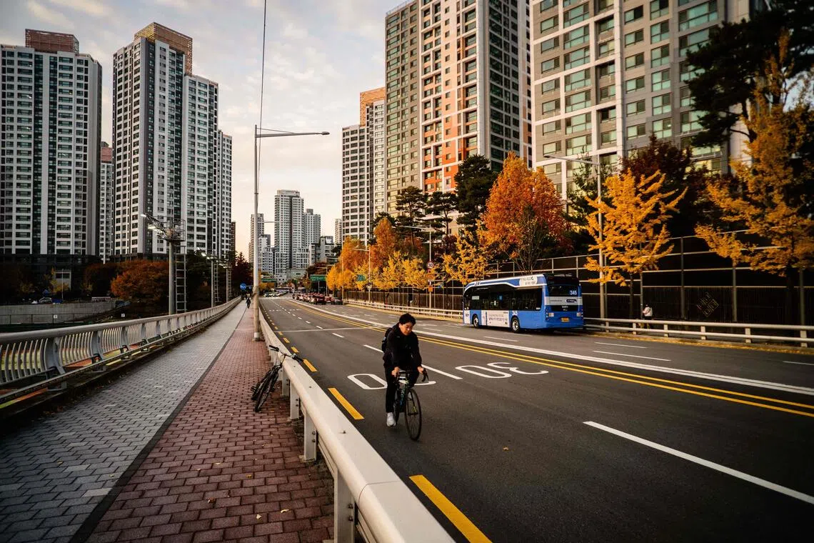 Temperatures are forecast to rebound over the weekend, rising to about 3 deg C above seasonal norms.