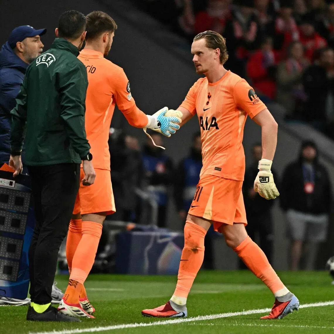 By the 17th minute, Spurs shot-stopper Antonin Kinsky was unstrapping his gloves and trotting off the pitch under the gaze of 64,000 pairs of eyes, replaced by the axed regular No.1 Guglielmo Vicario.