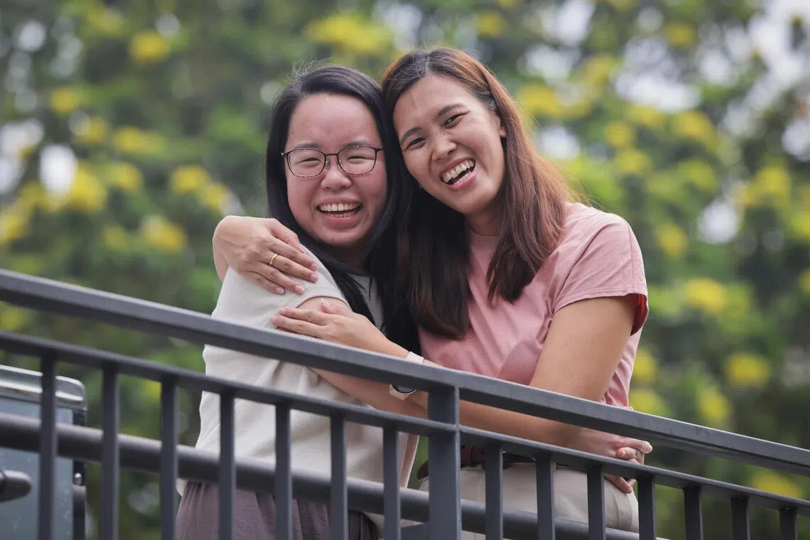Kelly Chua (right) donated her left kidney in August 2025 to Tan Xin Yi, her close friend since they were students at Ngee Ann Secondary School.