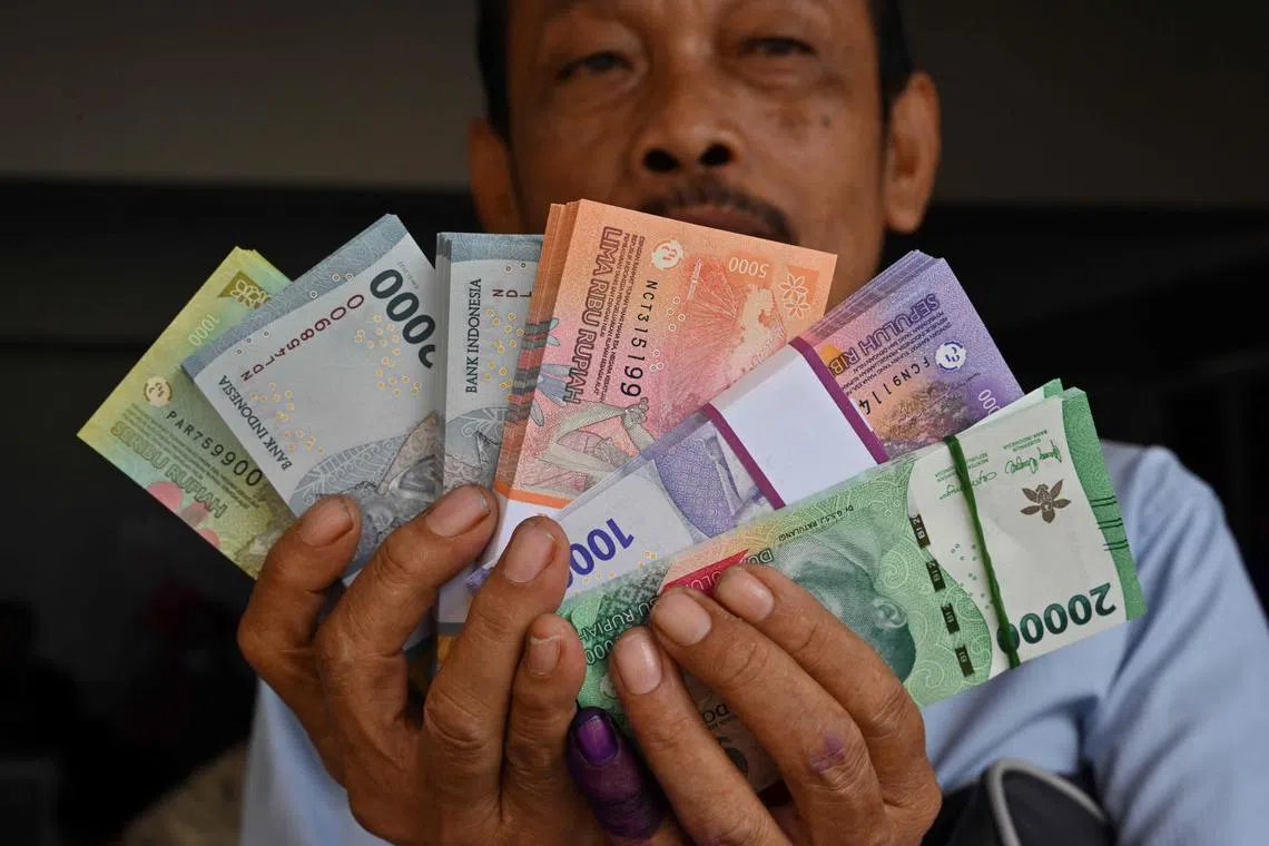 Indonesian central bank intervenes after rupiah drops to 4-year low | The  Straits Times