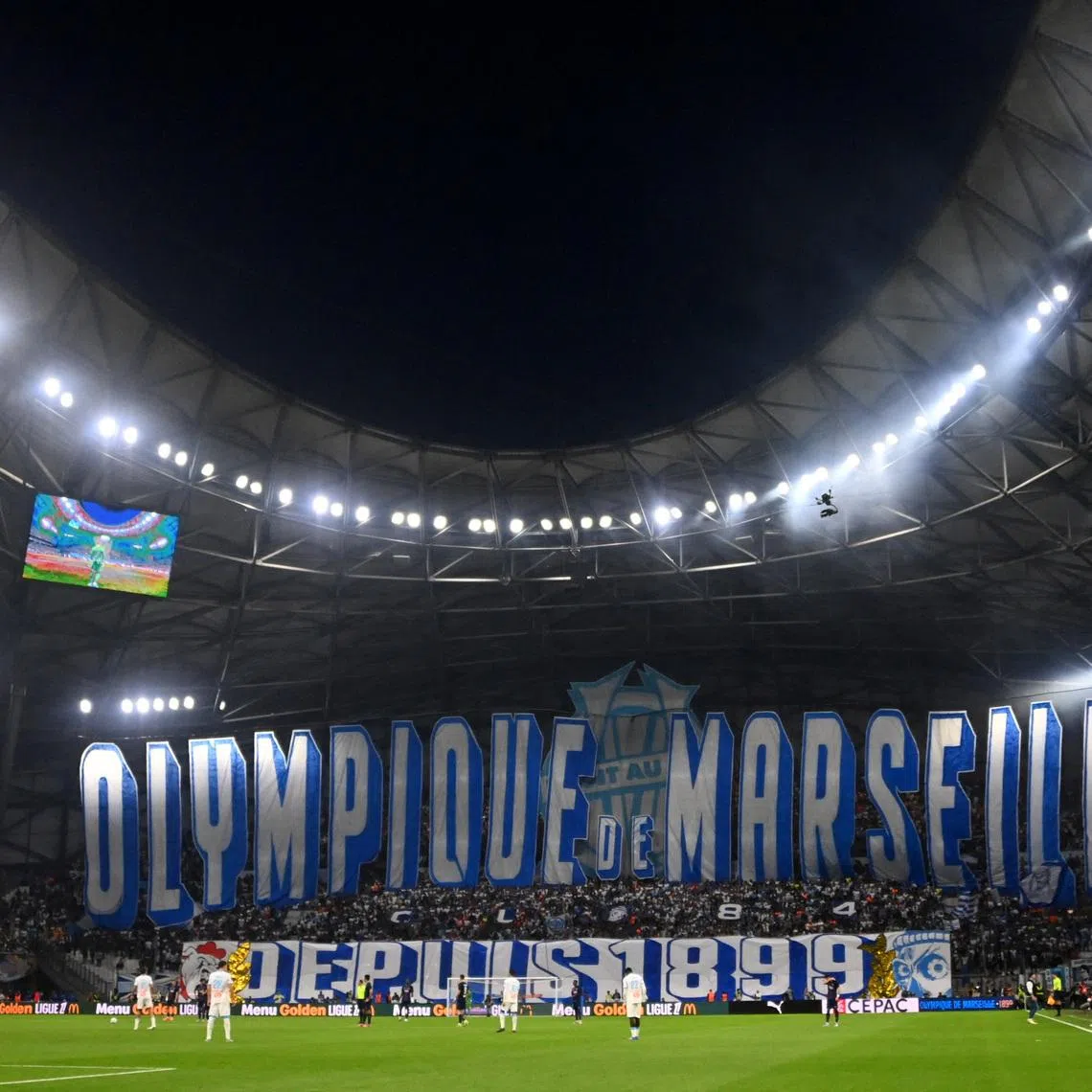 Soccer Football - Ligue 1 - Olympique de Marseille v Paris St Germain - Orange Velodrome, Marseille, France - September 22, 2025 General view inside the stadium before the match REUTERS/Alexandre Dimou