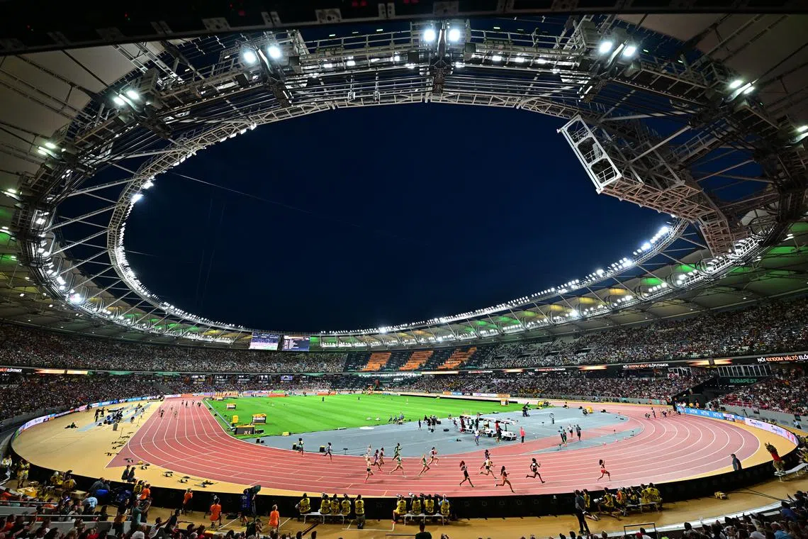 FILE PHOTO: Athletics - World Athletics Championship - Women's 4x100m Relay Heats - National Athletics Centre, Budapest, Hungary - August 25, 2023 General view during heat 1 REUTERS/Marton Monus/File Photo
