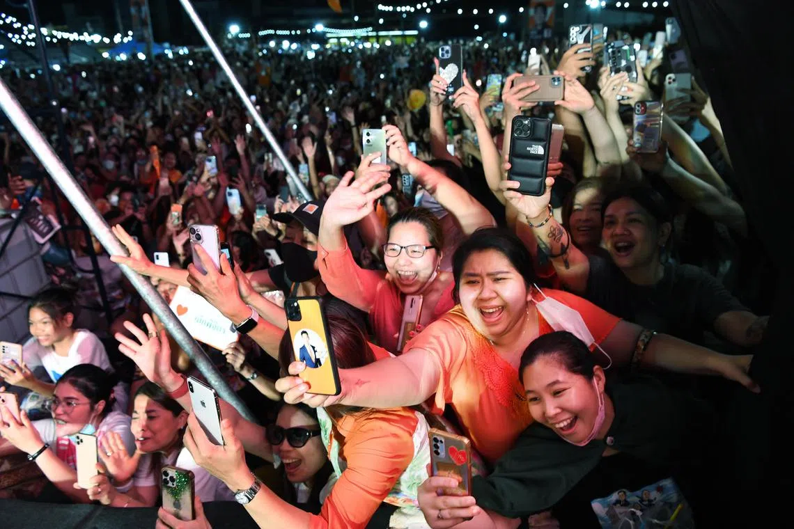 ST20230429_202353068361/Steph/Hui Yee/Thai political party Move Forward's leader and Prime Minister candidate, Pita Limjaroenrat speaking and greeting supporters at a rally held at the owl market in the Nonthaburi district in Bangkok on May 4, 2023. The Move Forward party became a de facto successor to the Future Forward Party in 2020, when the latter was dissolved by a controversial Constitutional Court order. Its supporters are mostly youths who support its pro-democracy stance and their aim to get rid of military influence in Thai politics.