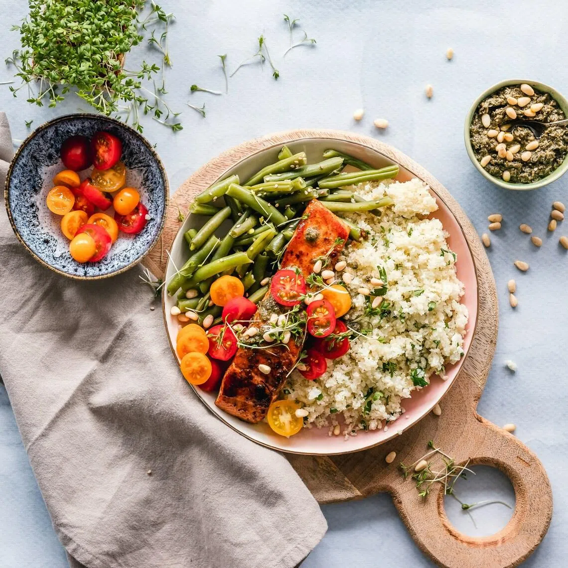 The increased cost of food makes a healthy diet require an average of US$4.28 (S$5.52) purchase power parity dollars per person per day.