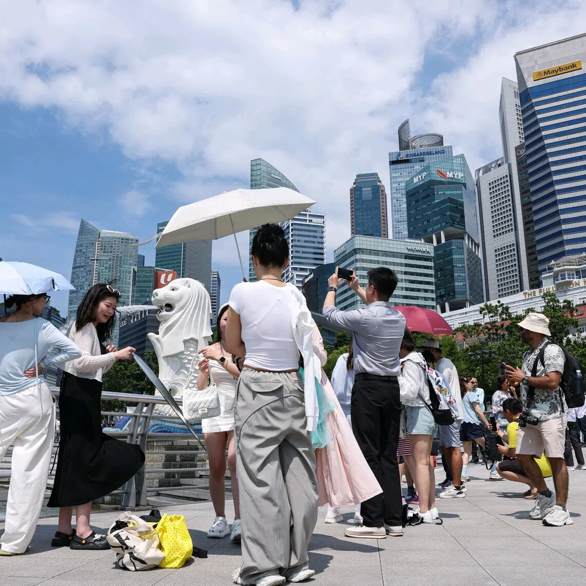 Singapore’s compactness won over many Chinese tourists, who liked the convenience of the MRT that could take them to most of the sights, says the writer.