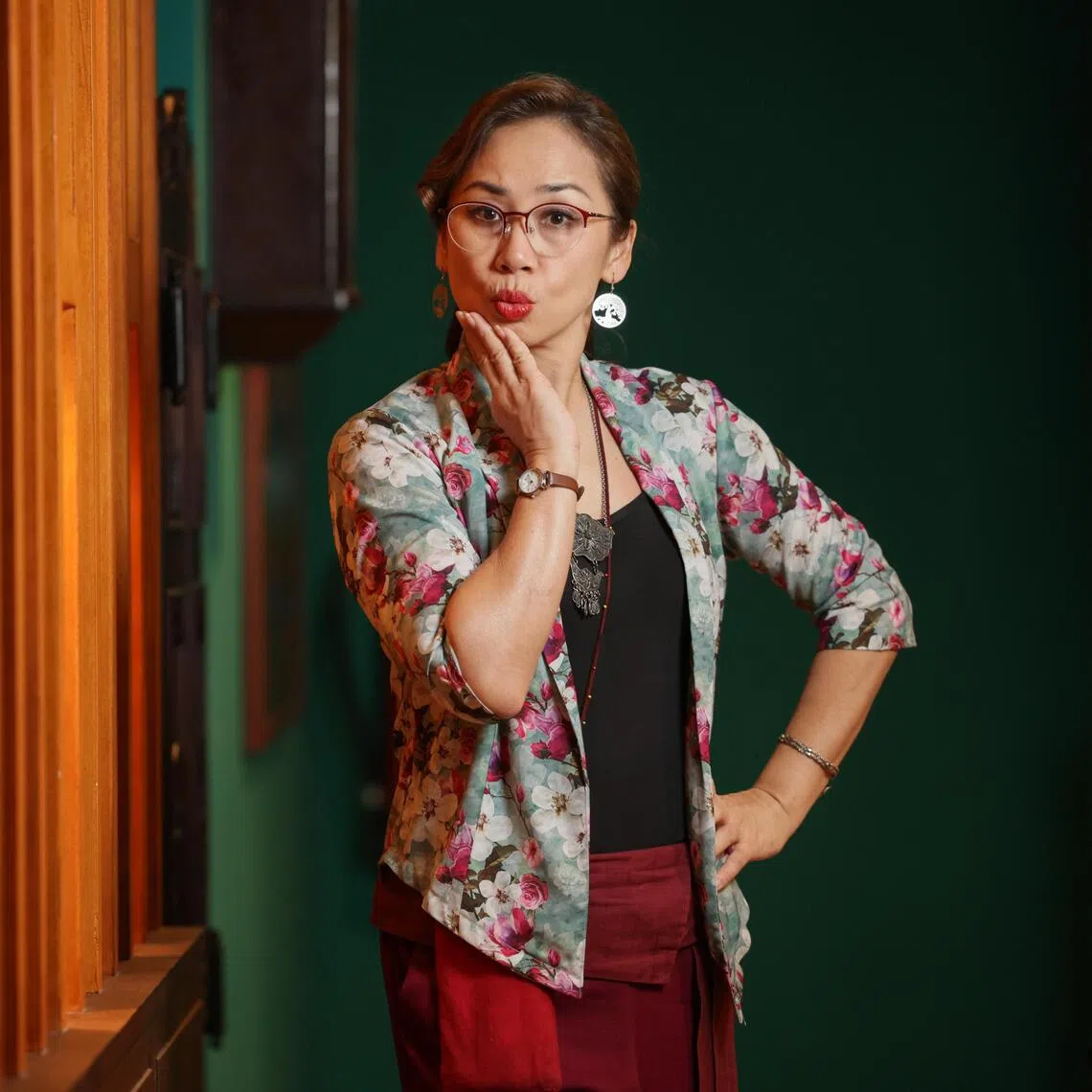 Vernetta Lopez plays Aunty Lee, the owner of a Peranakan cafe who moonlights as an amateur sleuth.