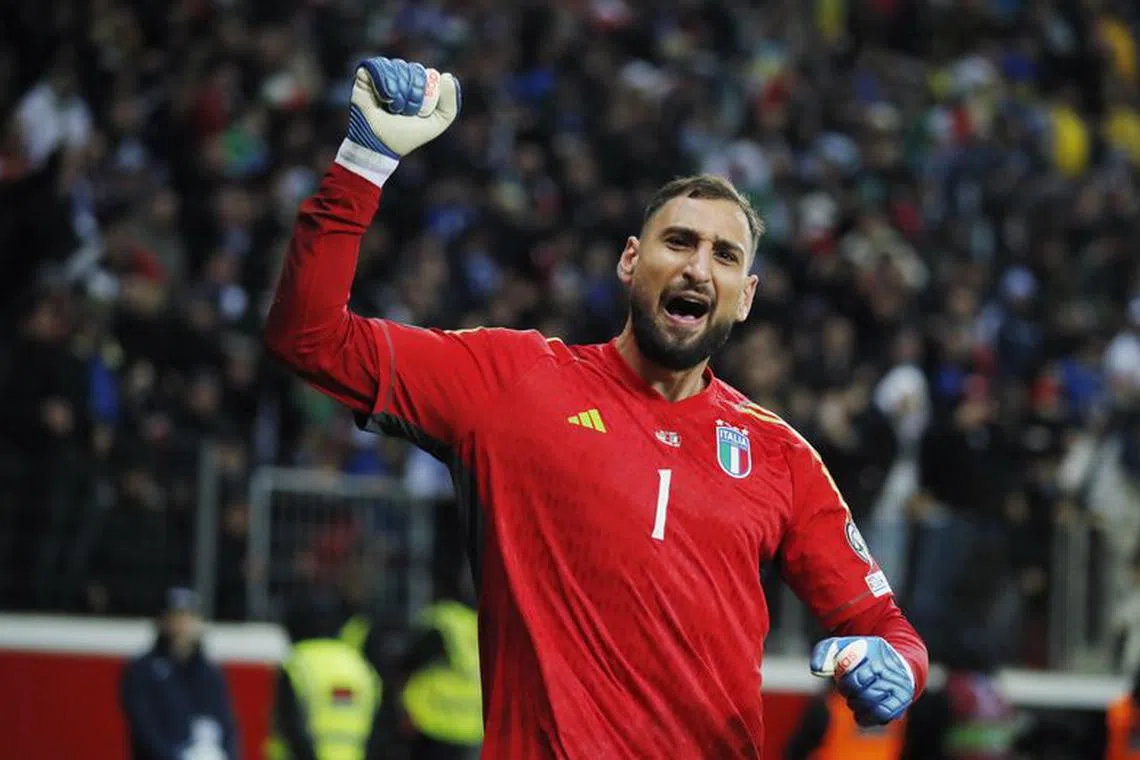 Soccer Football - Euro 2024 Qualifier - Group C - Ukraine v Italy - BayArena, Leverkusen, Germany - November 20, 2023 Italy's Gianluigi Donnarumma celebrates qualifying for Euro 2024 REUTERS/Thilo Schmuelgen