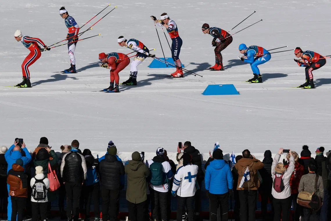 Milano Cortina 2026 Olympics - Cross-Country Skiing - Men's 4 x 7.5km Relay - Tesero Cross-Country Skiing Stadium, Lago, Italy - February 15, 2026. Athletes in action during the Men's 4 x 7.5km Relay REUTERS/Stephanie Lecocq